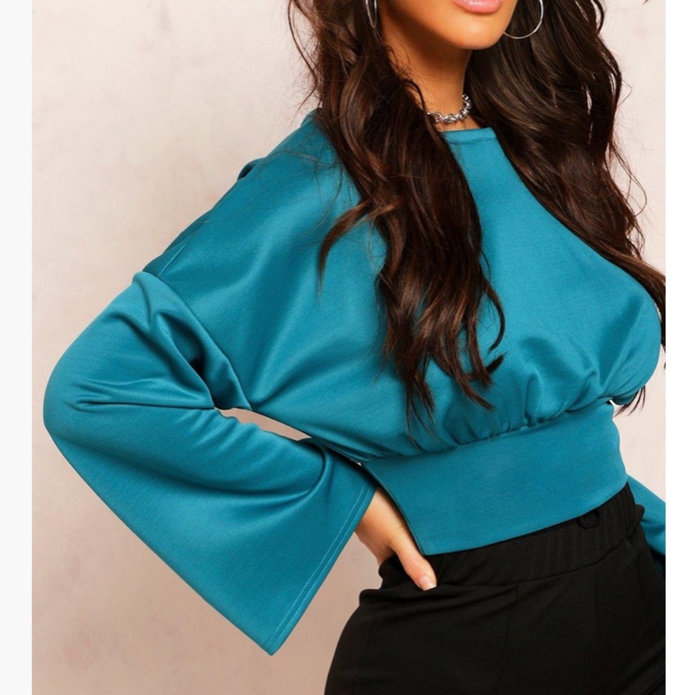Boohoo Turquoise Cropped Long Sleeved Blouse